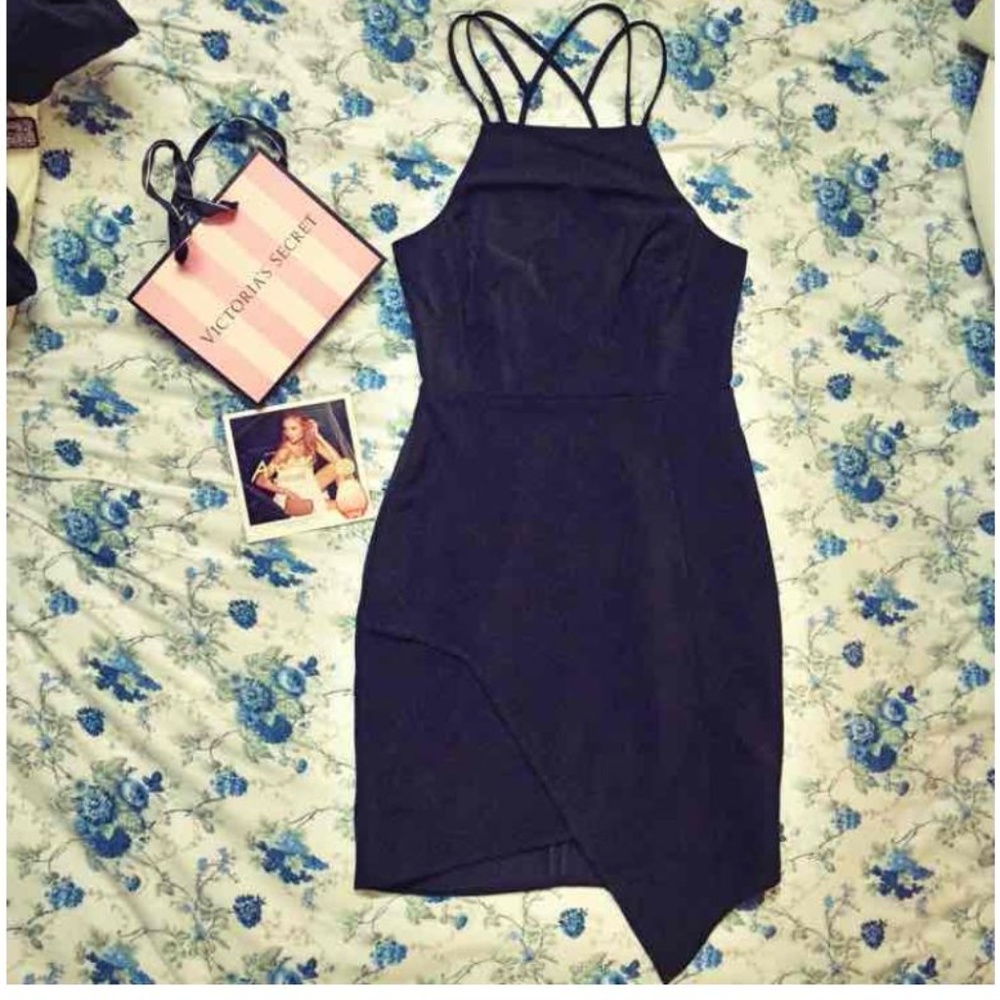 Express cutout multi strap asymetrical LBD